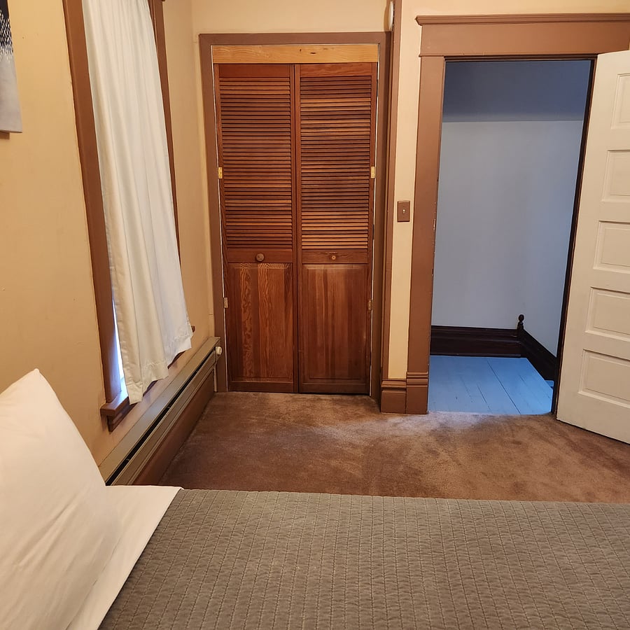 Upstairs bedroom #3 with twin bed