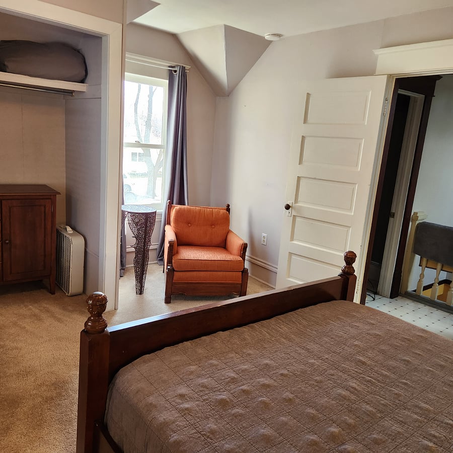 Upstairs bedroom #2