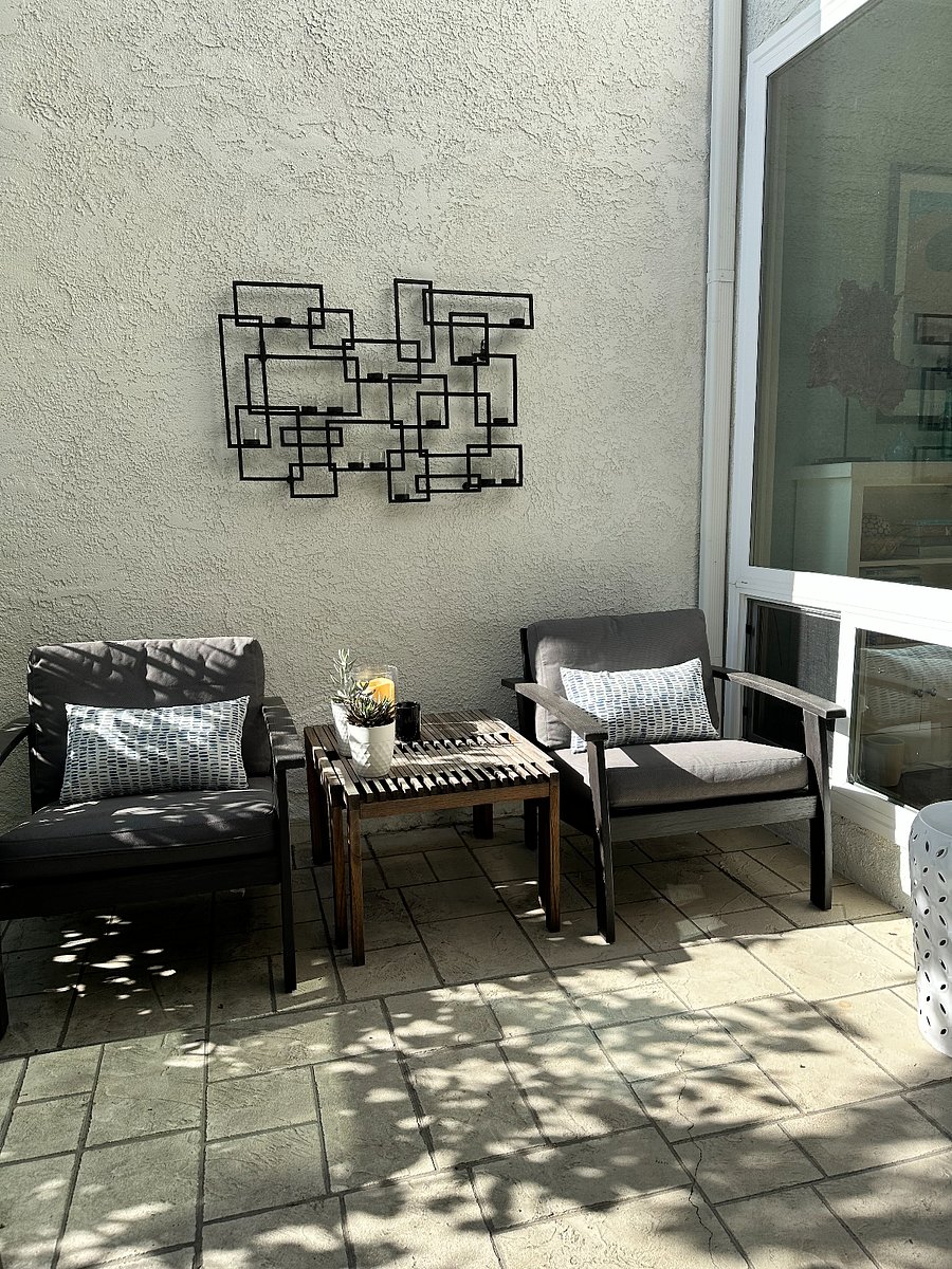 1st floor patio furnished