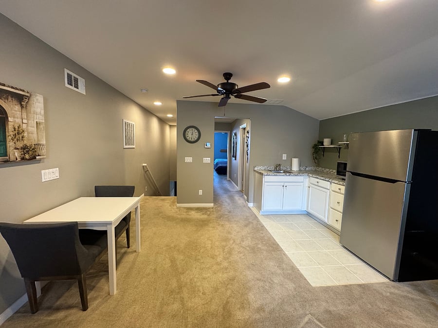 Kitchenette and Dinette/Work table