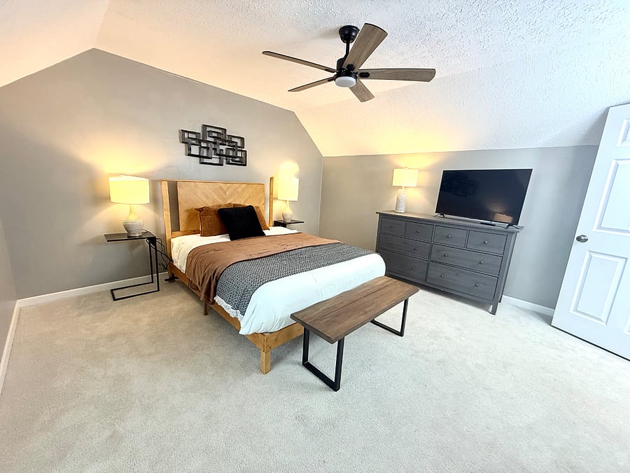 Bedroom #2, Queen size bed.