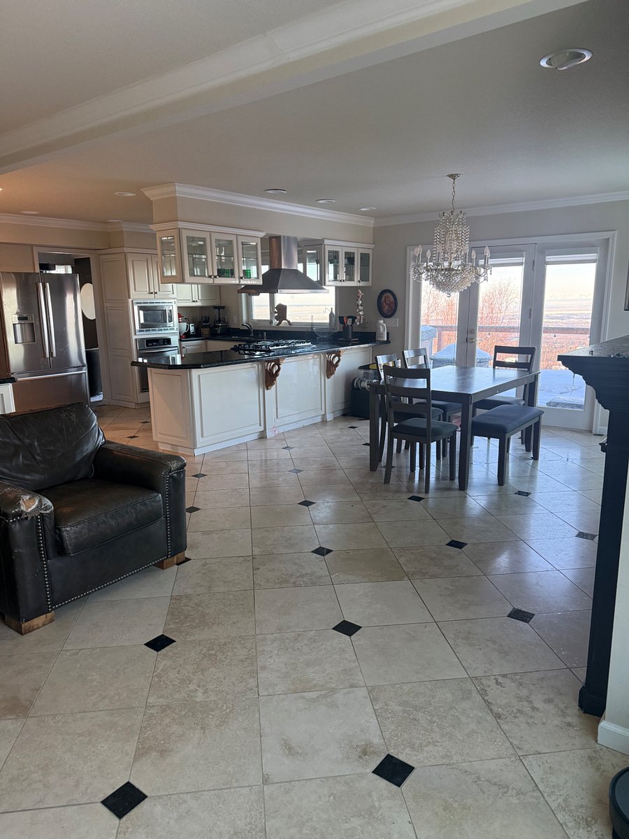 Kitchen and Diningroom