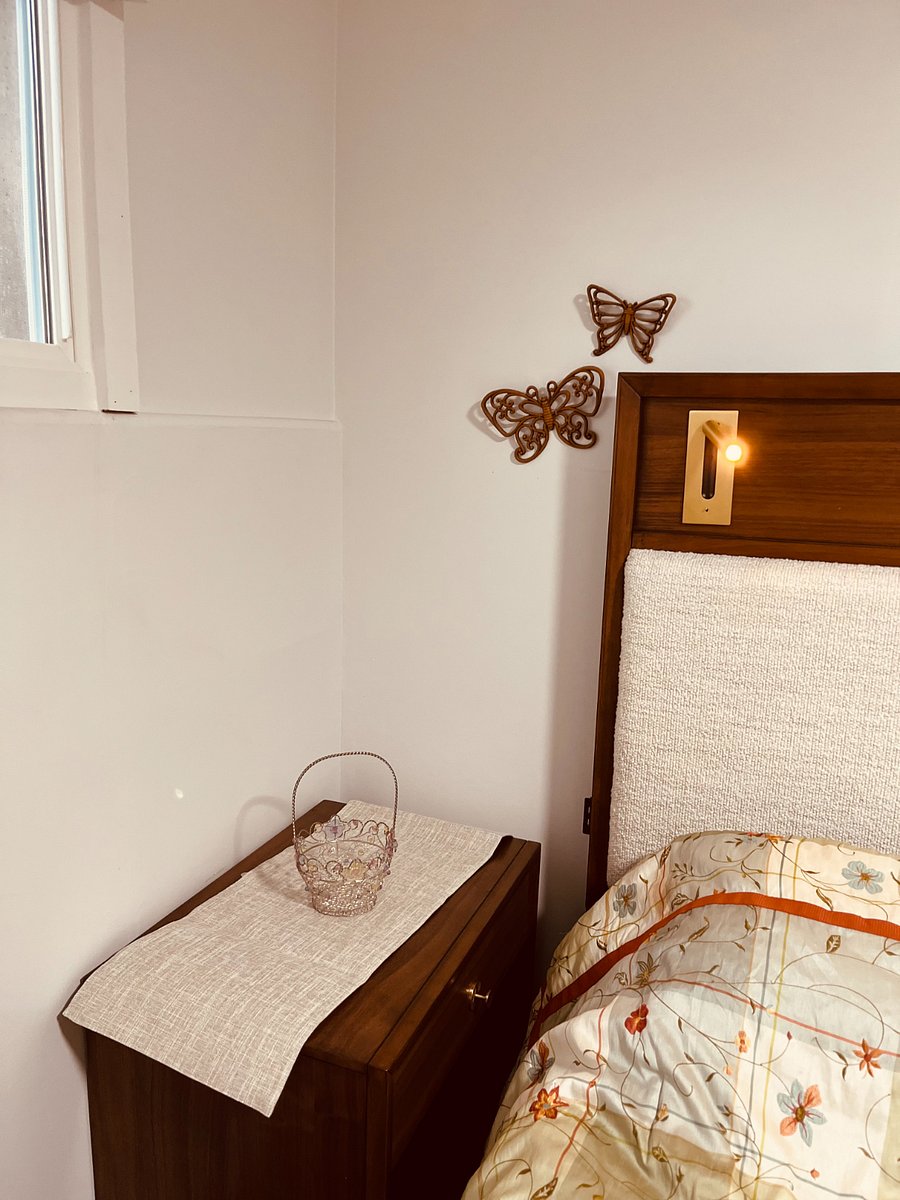 Bedroom Queensize Bed