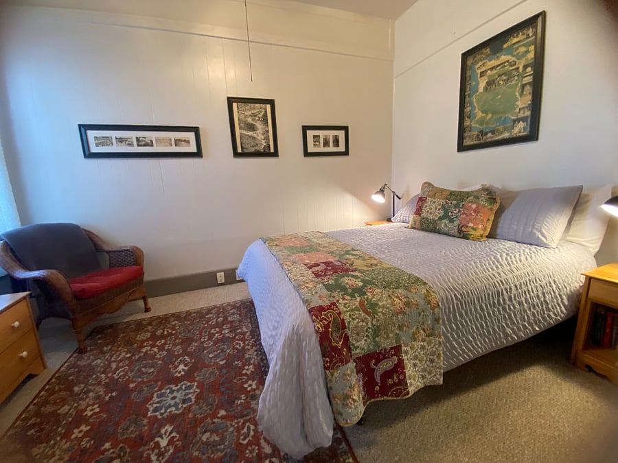 Bedroom 1 with Queen bed