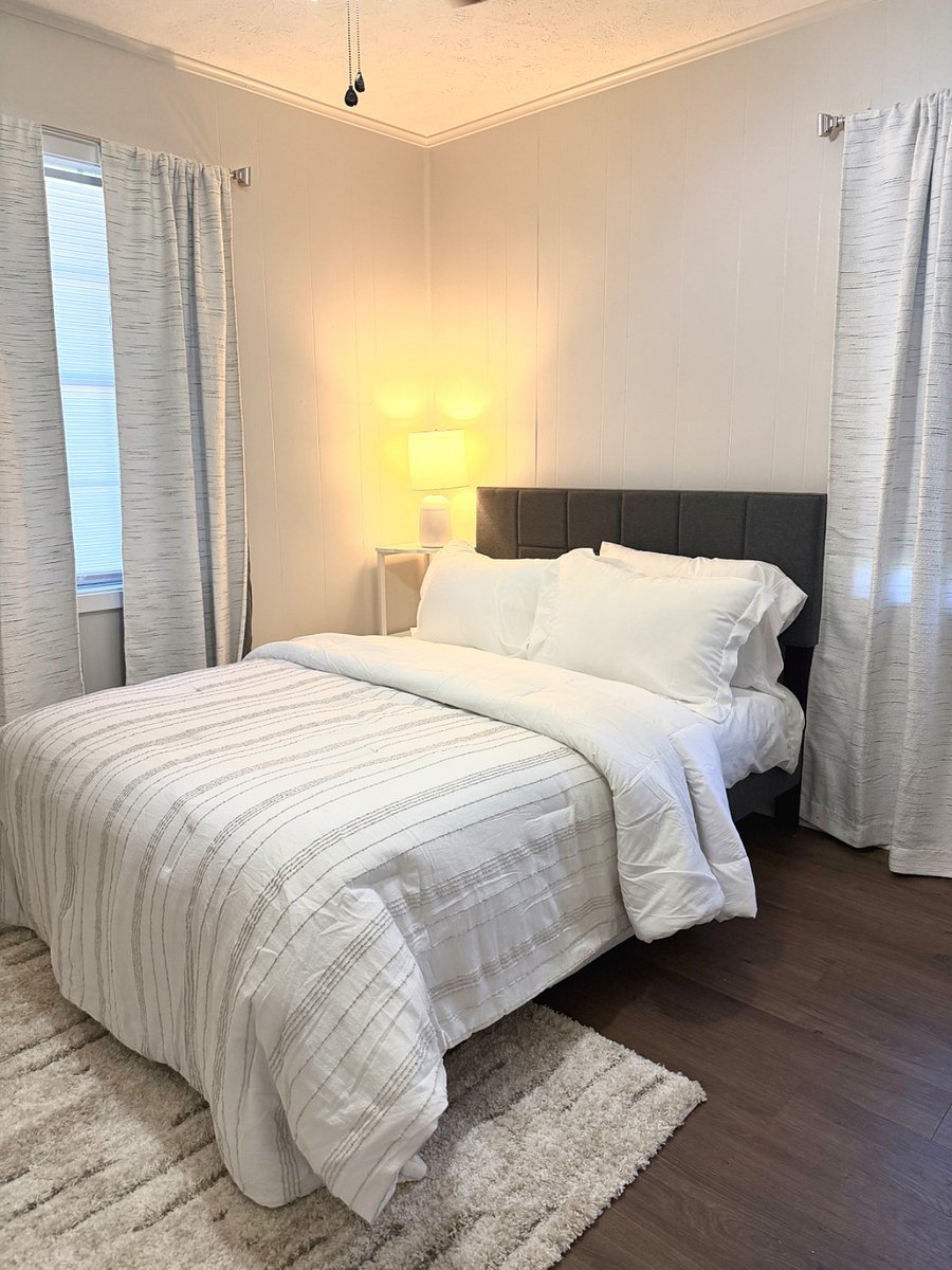 Guest Bedroom #1