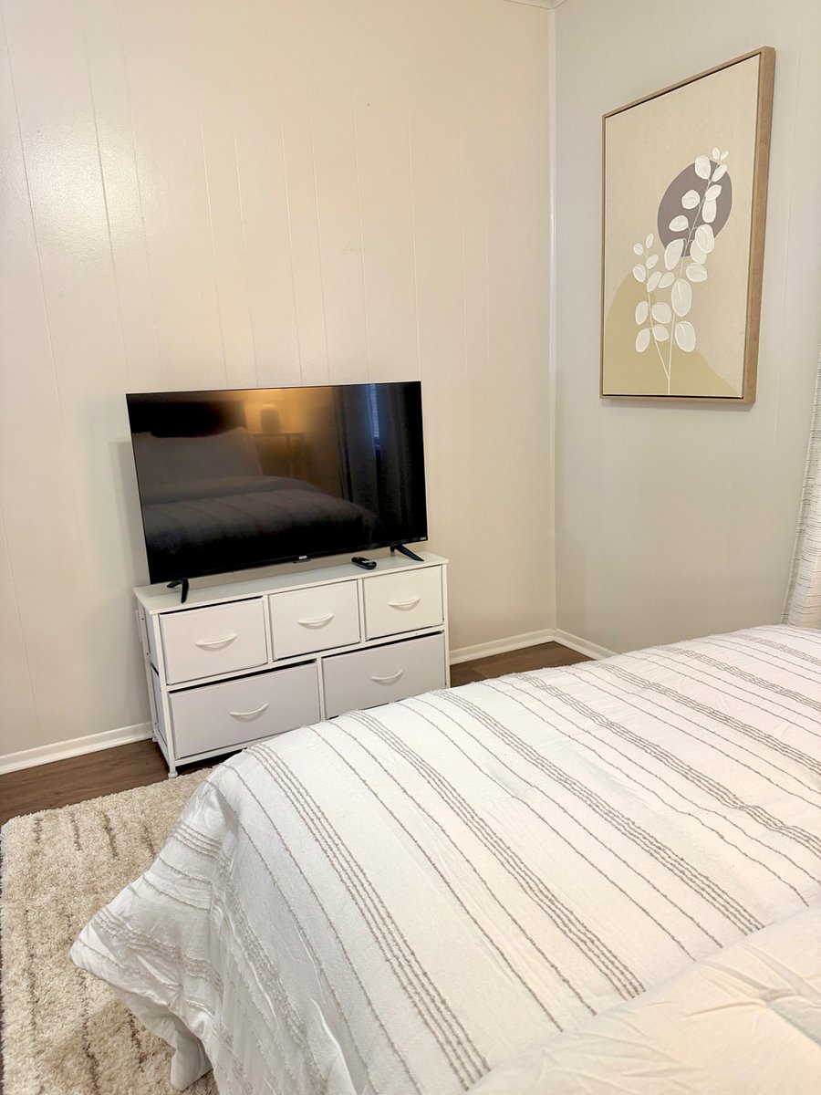 Guest Bedroom #1