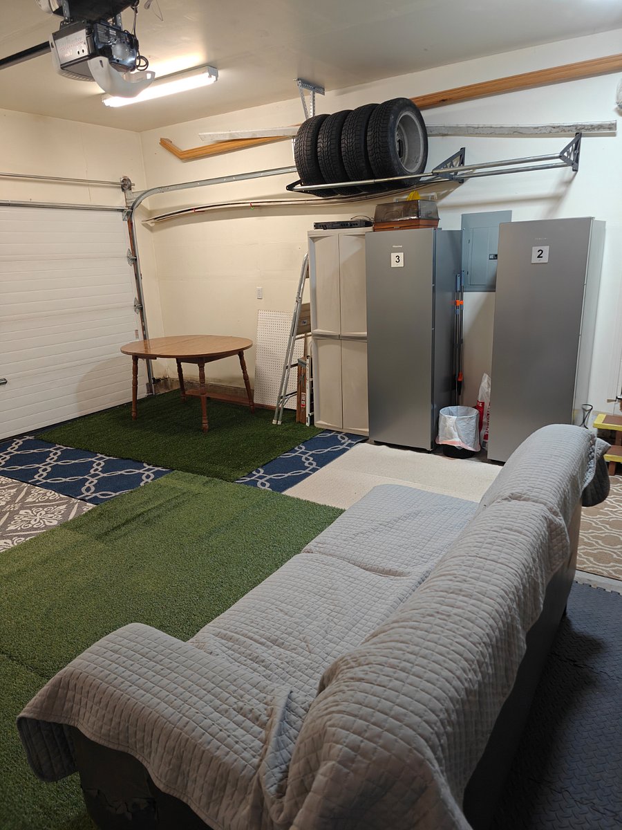 common space garage / gym