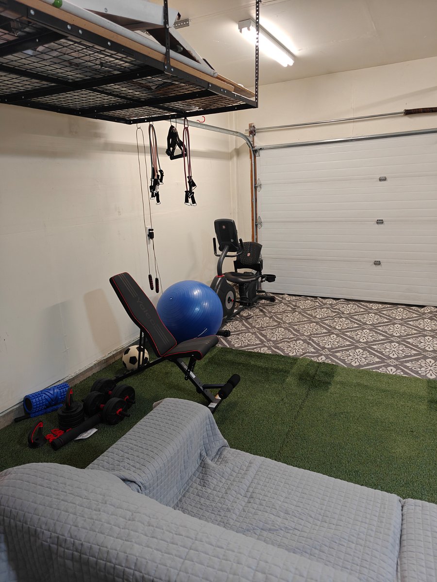 common space garage / gym