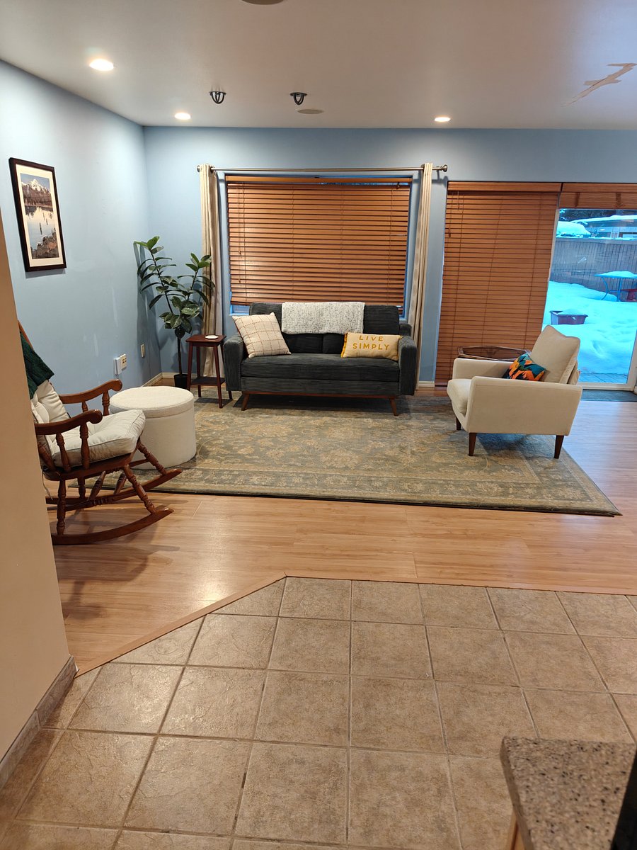common space living room / kitchen / dining room