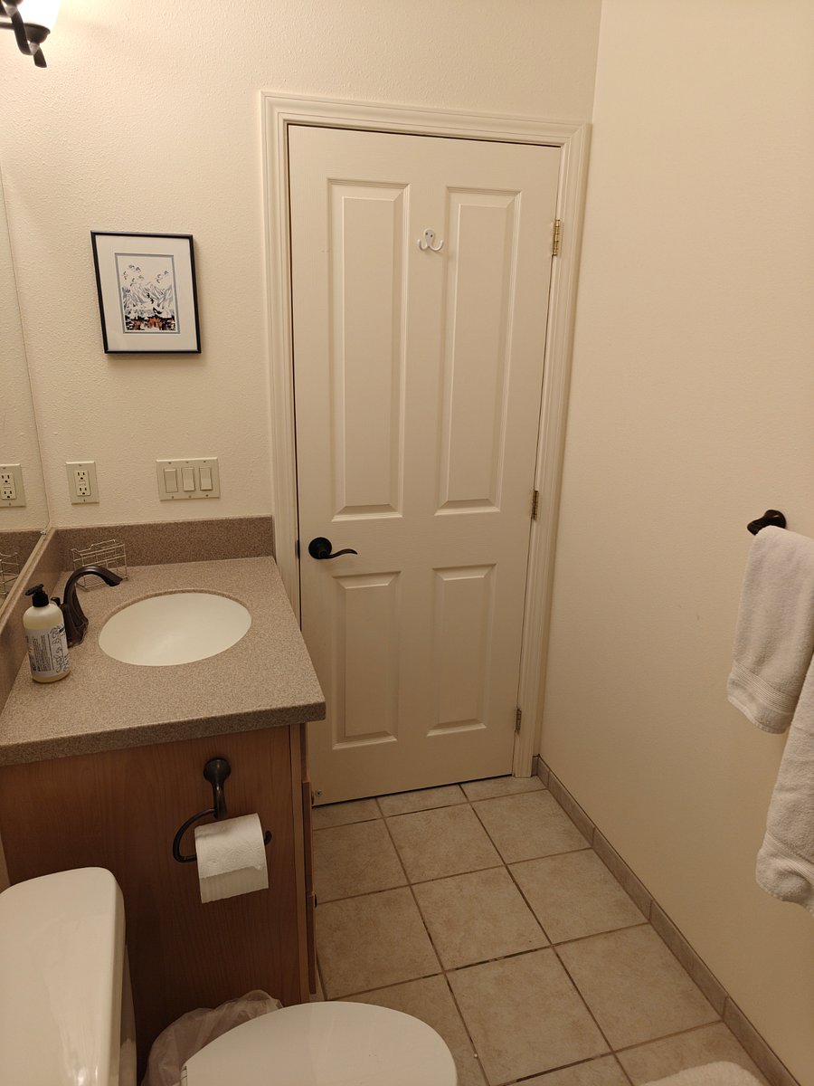 room 2 and 3 shared bathroom
