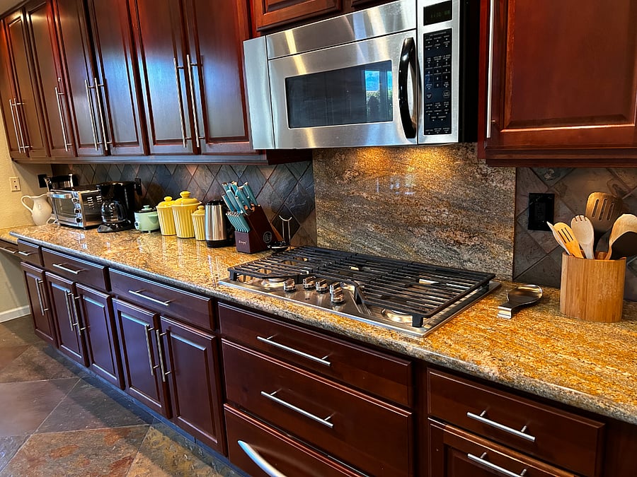 Kitchen with Gas Cooktop and Ample Counter Space