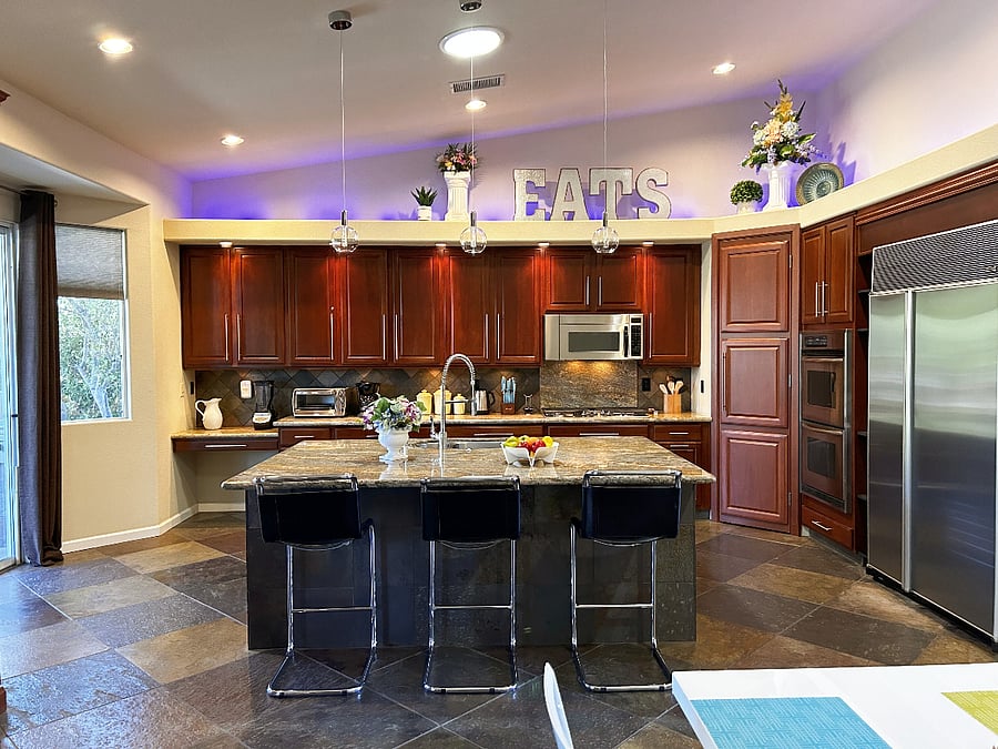 Fully Equipped Kitchen with Island Seating