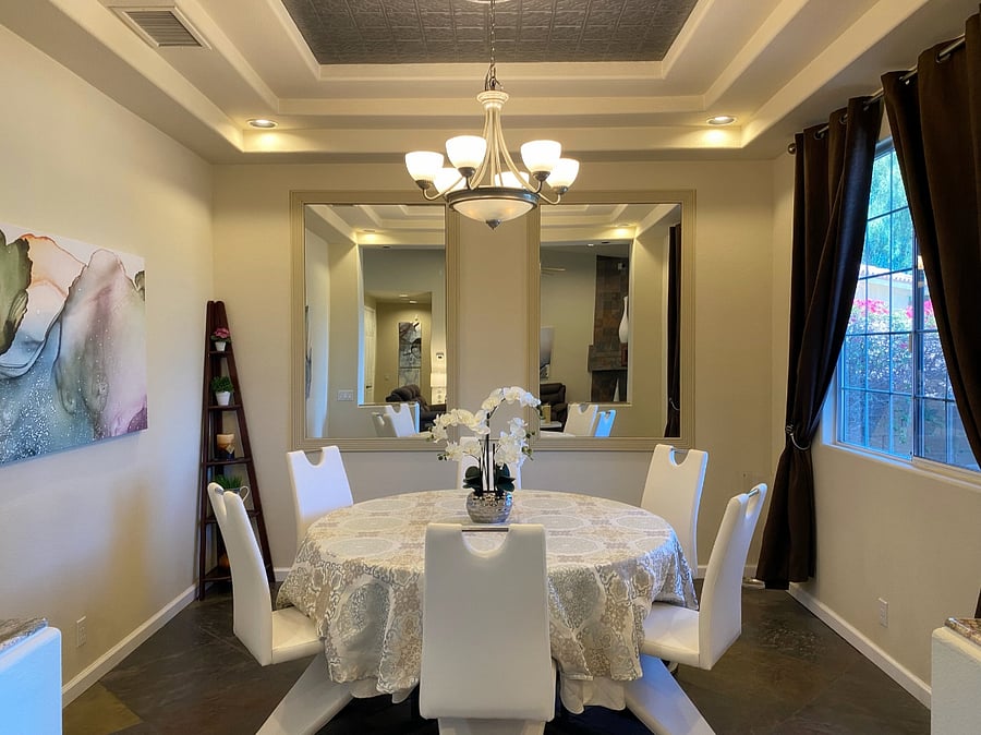 Dining Area with Seating for Six