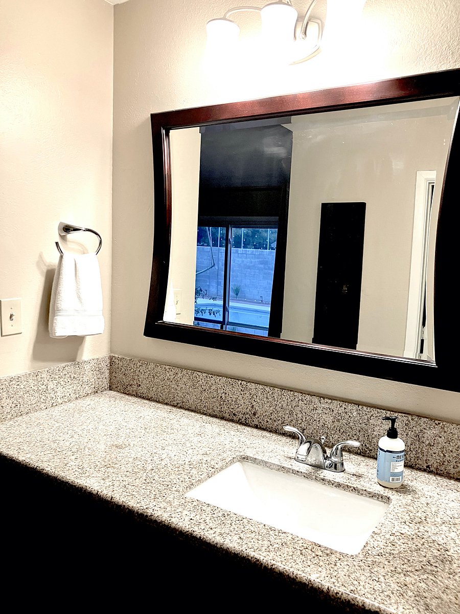 Ensuite Vanity