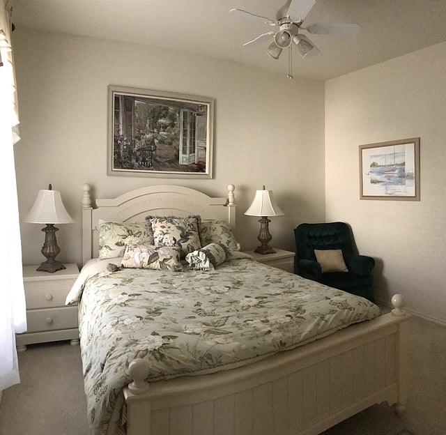 2nd bedroom located past private hallway, so overnight guests have privacy to bedroom and bath area.
