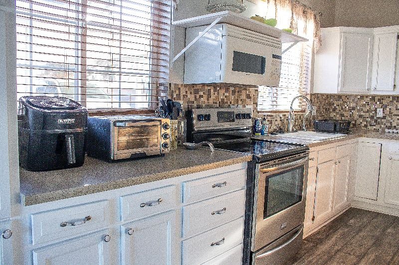 Stove, Air fryer, Toaster, Microwave