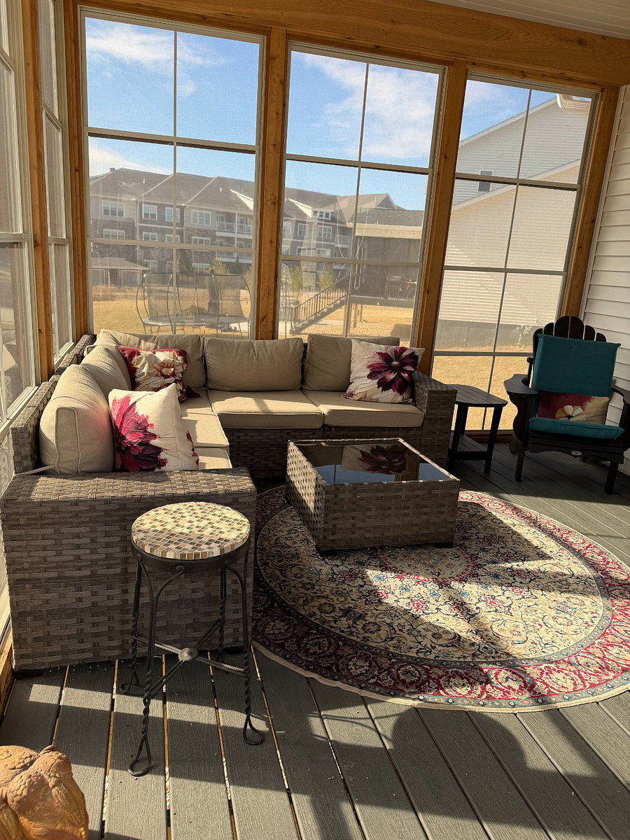 Three seasons porch