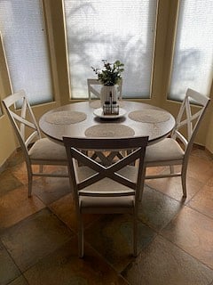Kitchen eating nook
