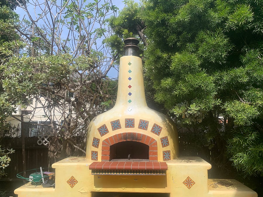 Wood fired pizza oven