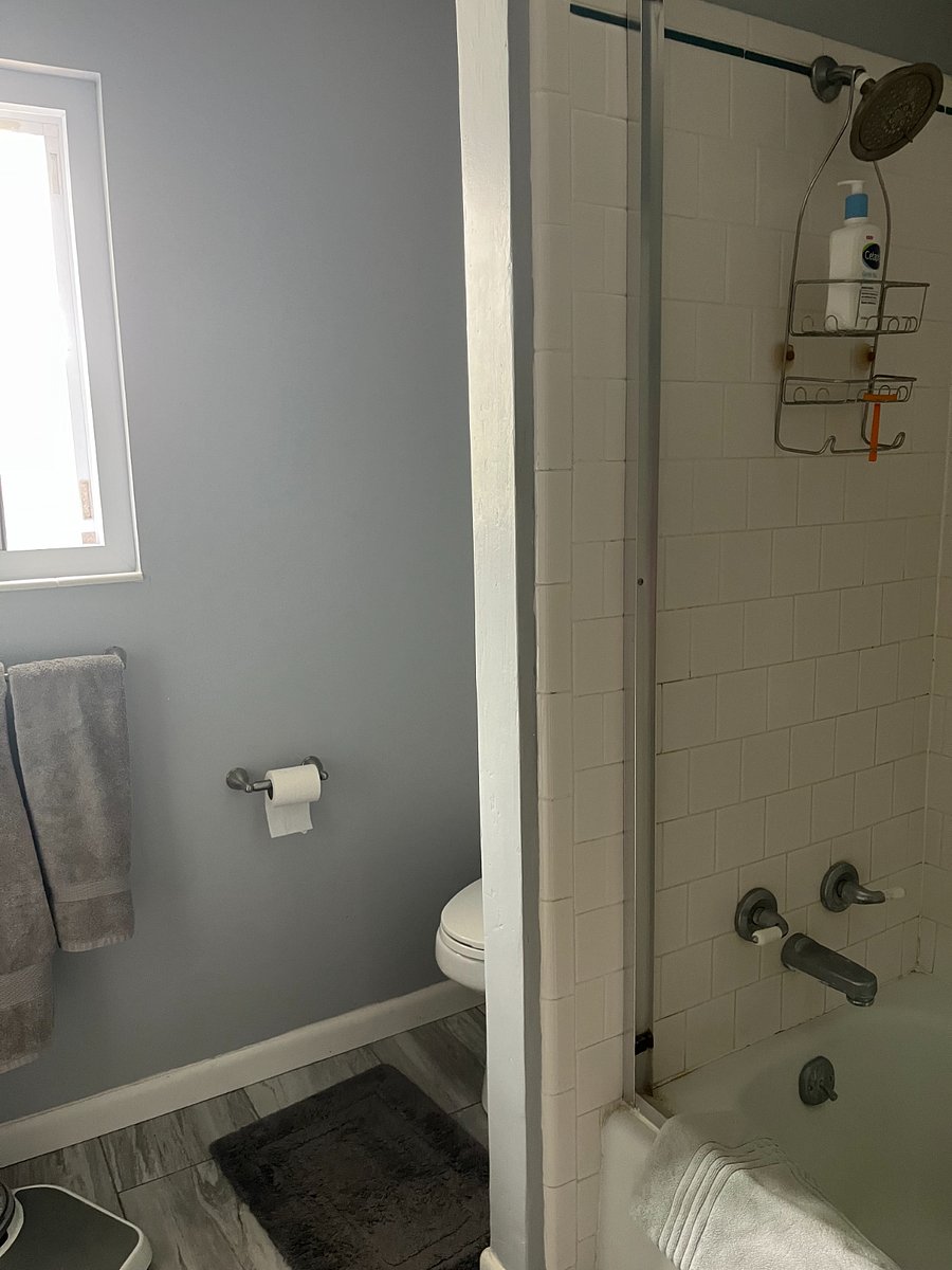 Second Upstairs Bathroom