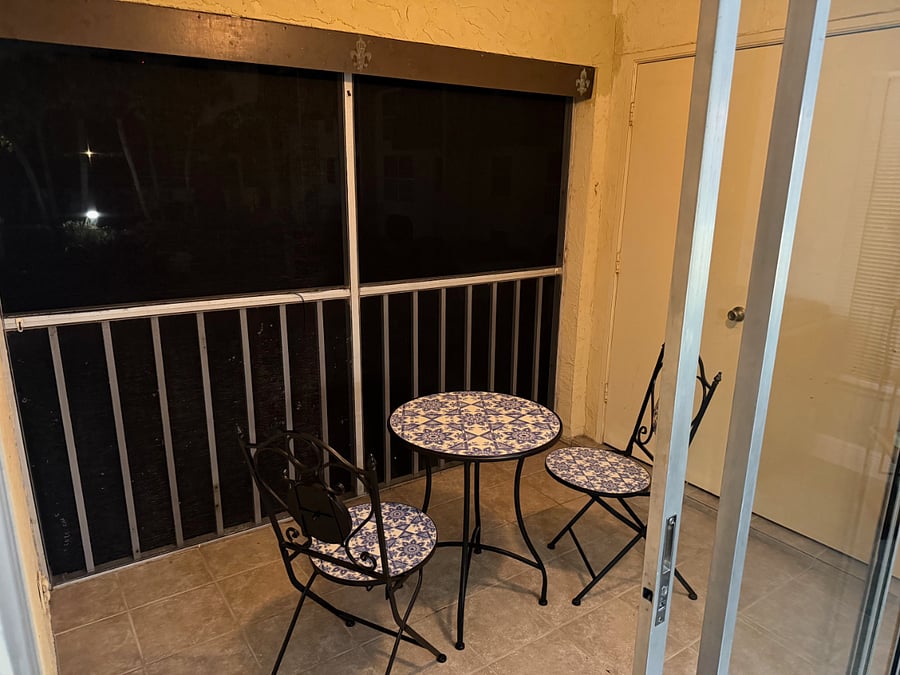 Lani with washer and dryer enclosed