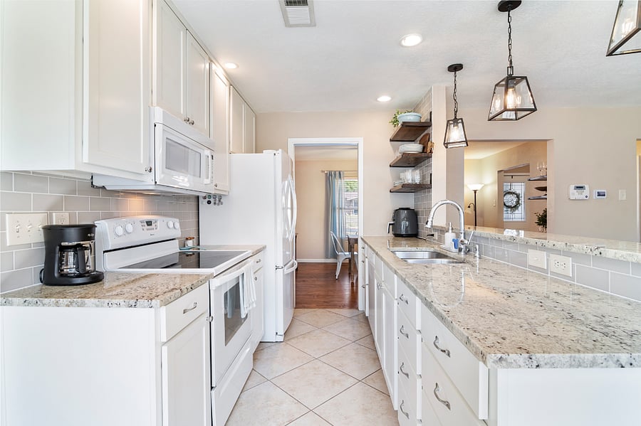 Fully-equipped kitchen