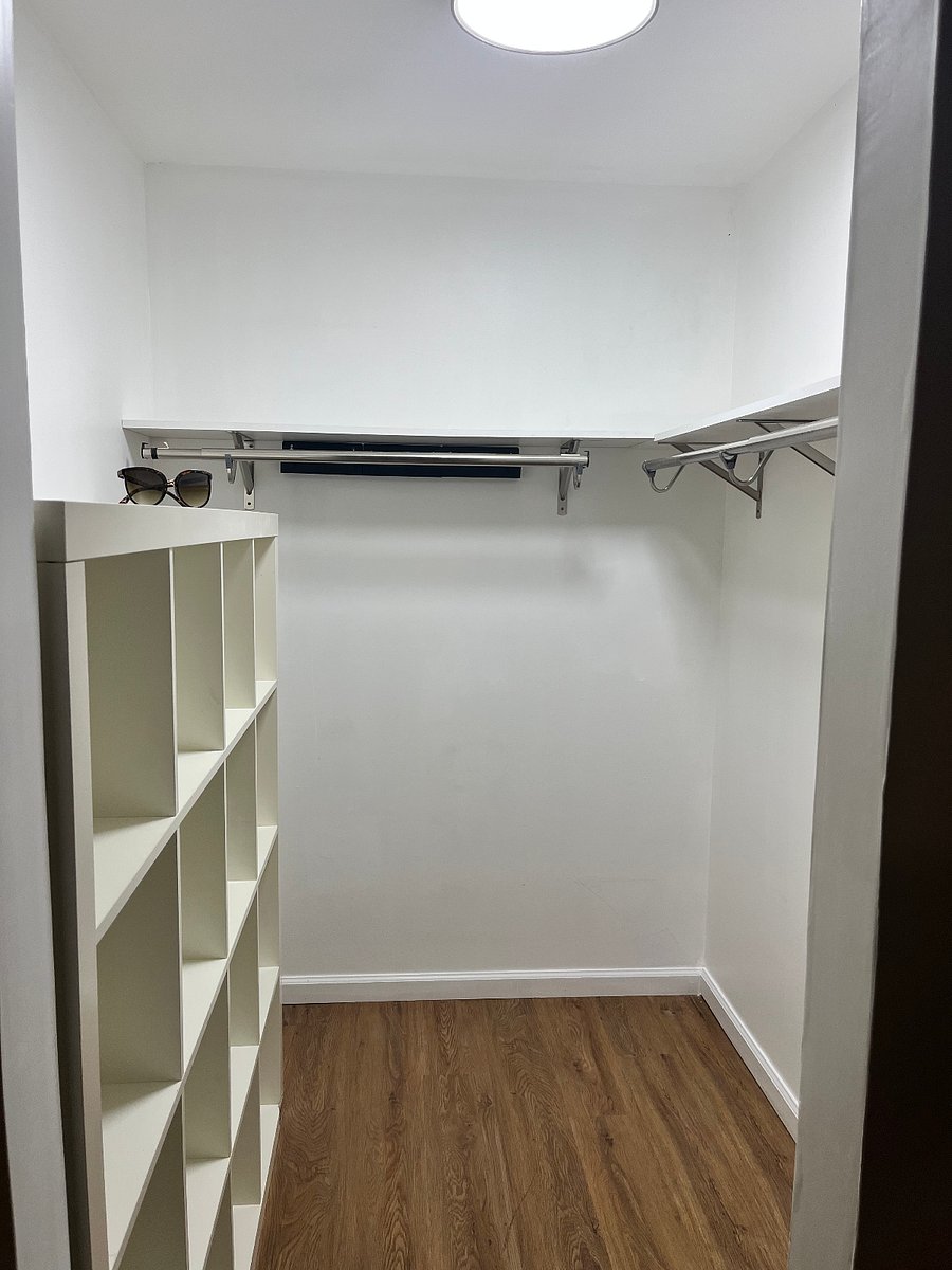 Walk-in bedroom closet