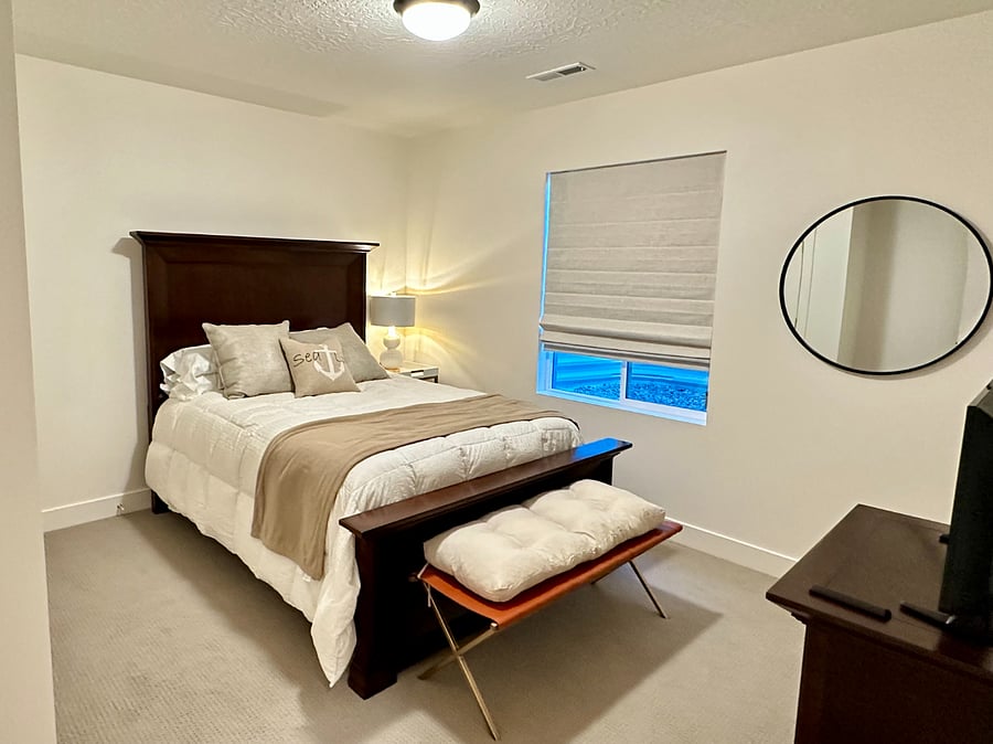 Bedroom 2 - Queen