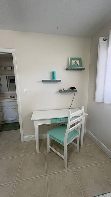 2nd bedroom Desk