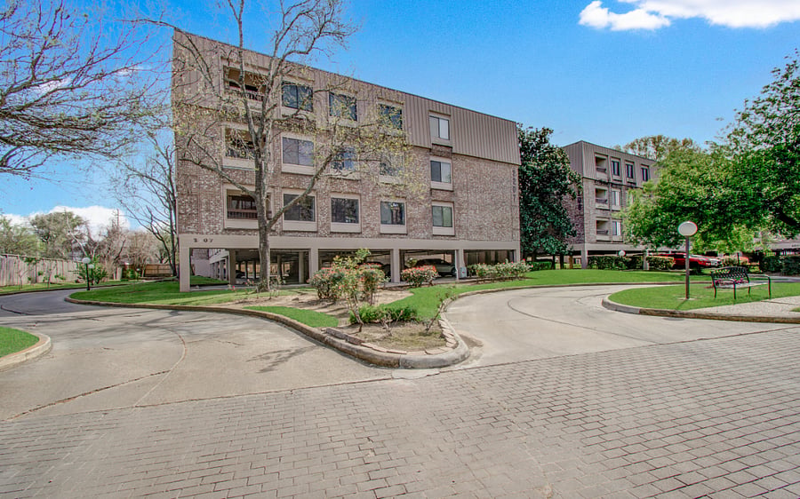 Gated-Premises & building only accessible with a code