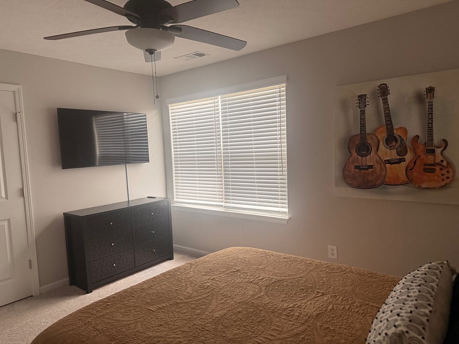 Upstairs second bedroom