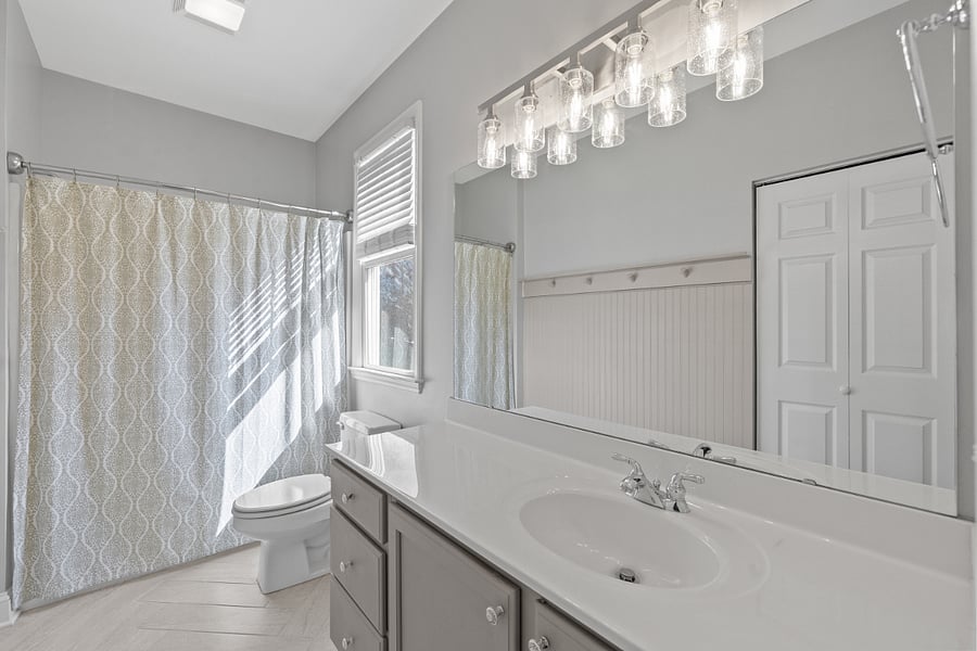 En Suite Master Bathroom