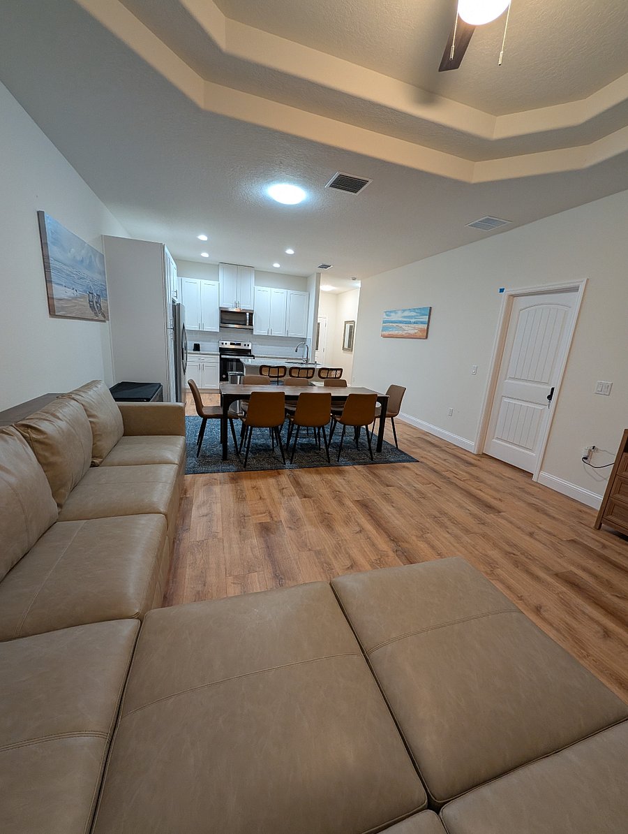 another view of grand room