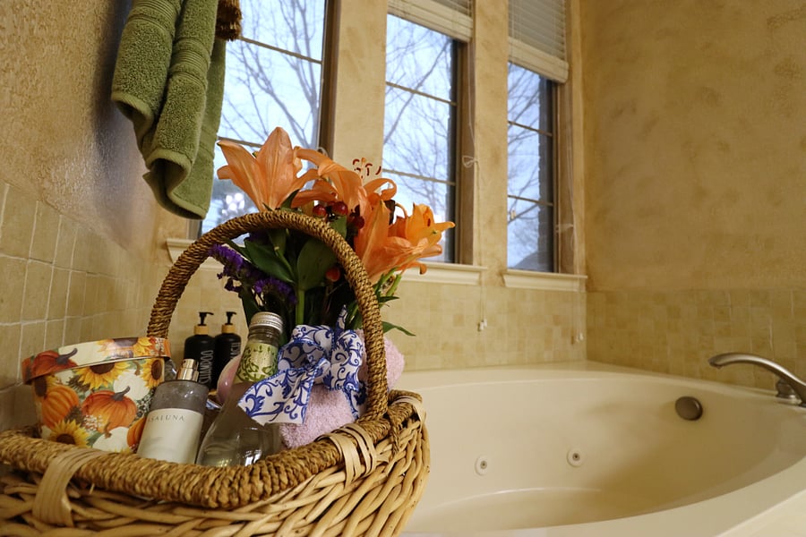 Jetted Tub

