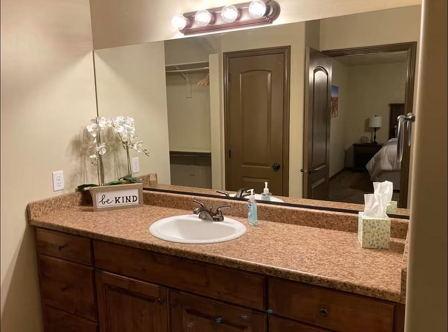 Primary bath with dual mirror and ample counter space
