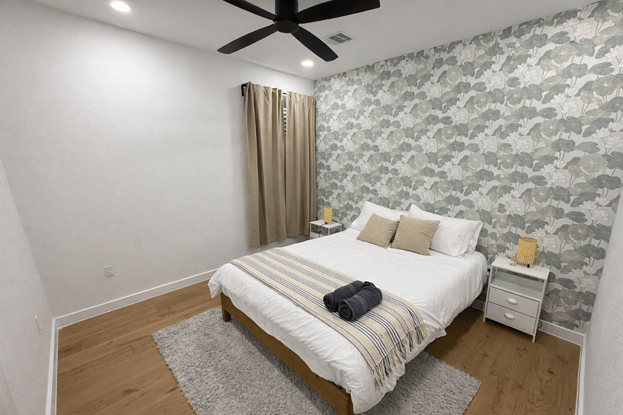 Bedroom 2 - Main Floor