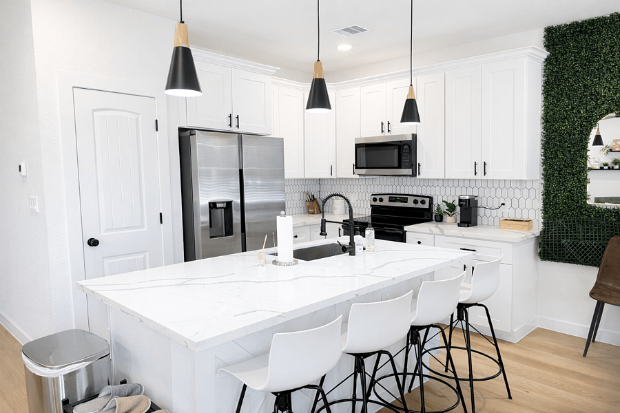 Full sized kitchen 