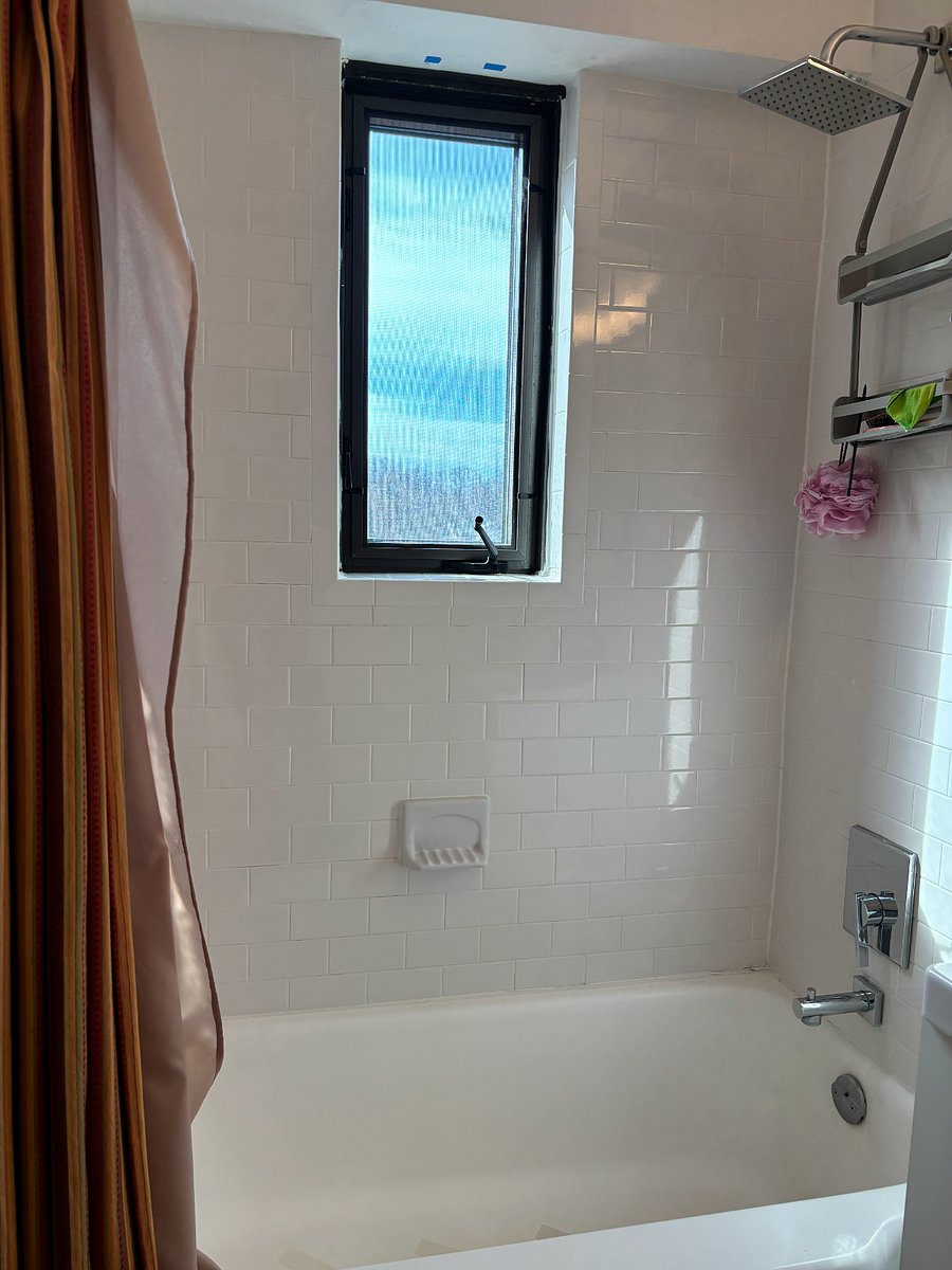 Shower, with window that opens. 