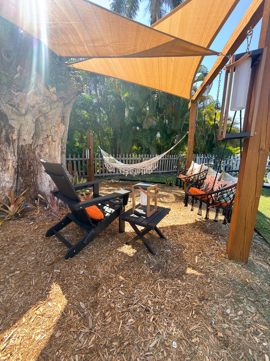 Hammock oasis with 2 sail shades 