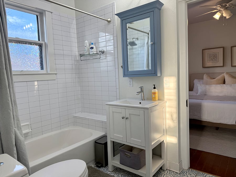 Primary bath