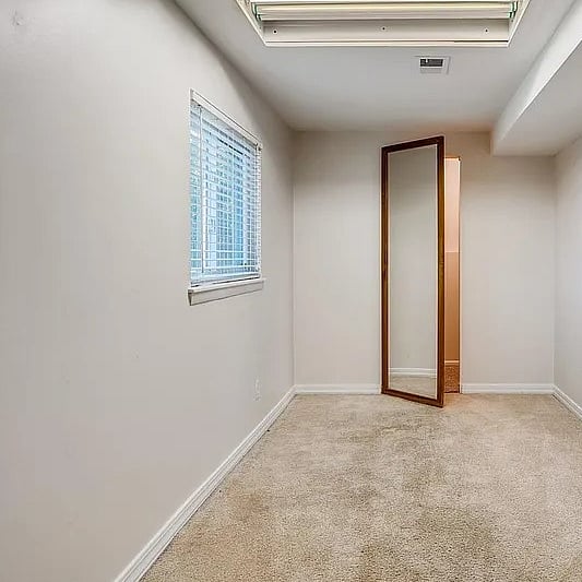 This room also has a daybed(not featured in photo). 