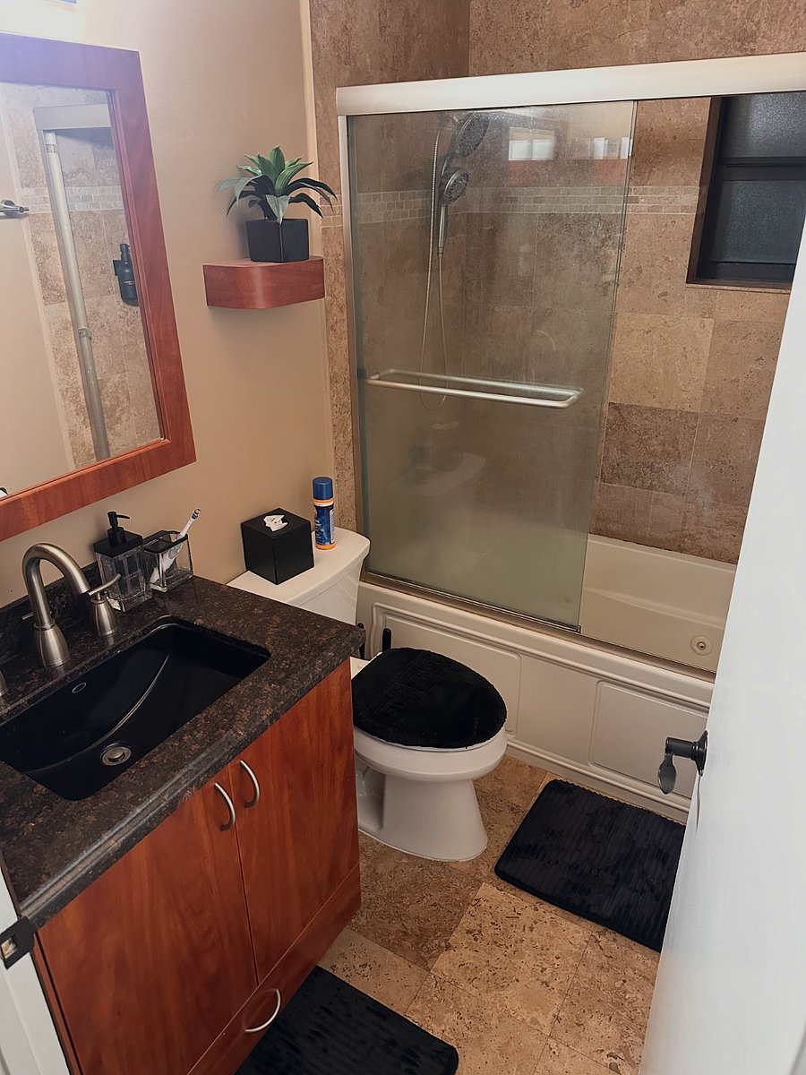 Room 2 bathroom