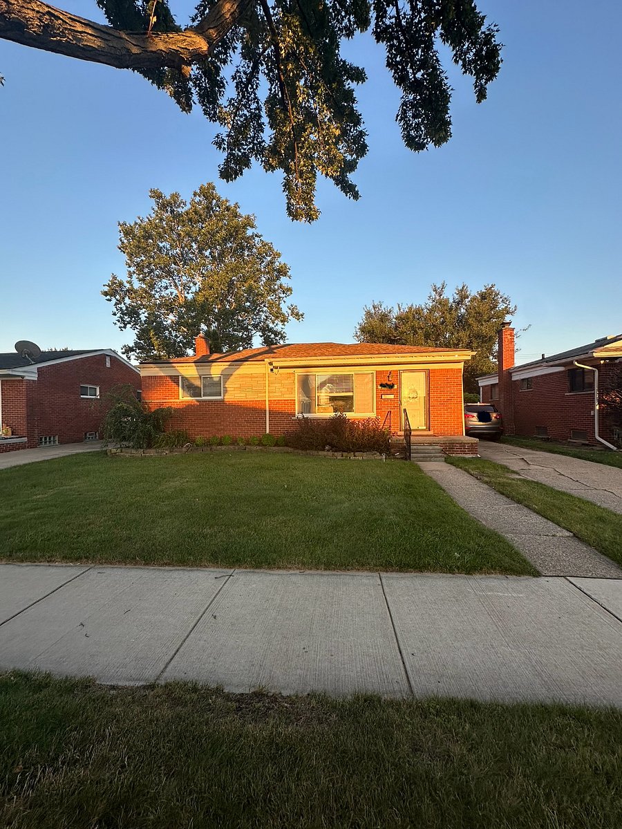 Front of the house 