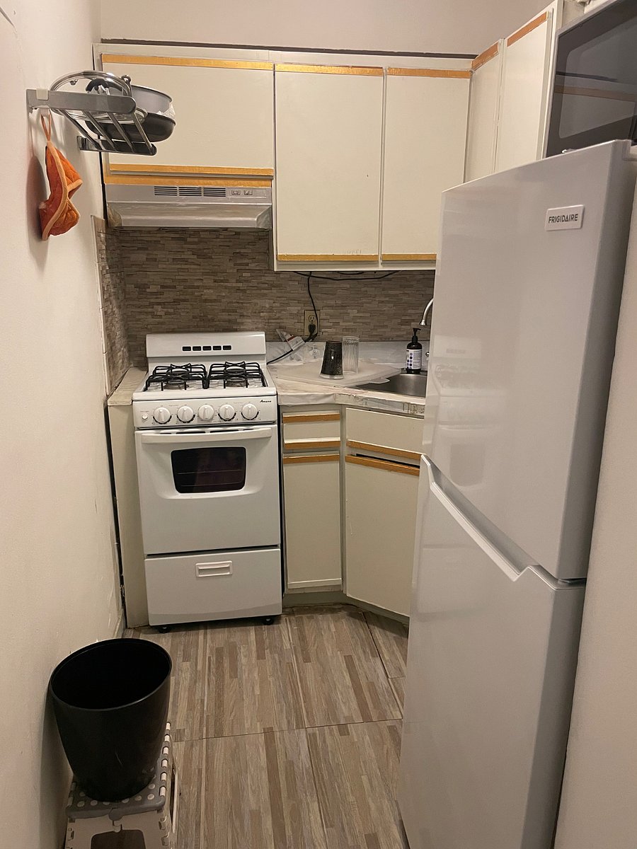 Another kitchen view
