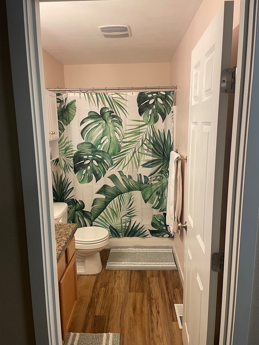 Private guest full bath