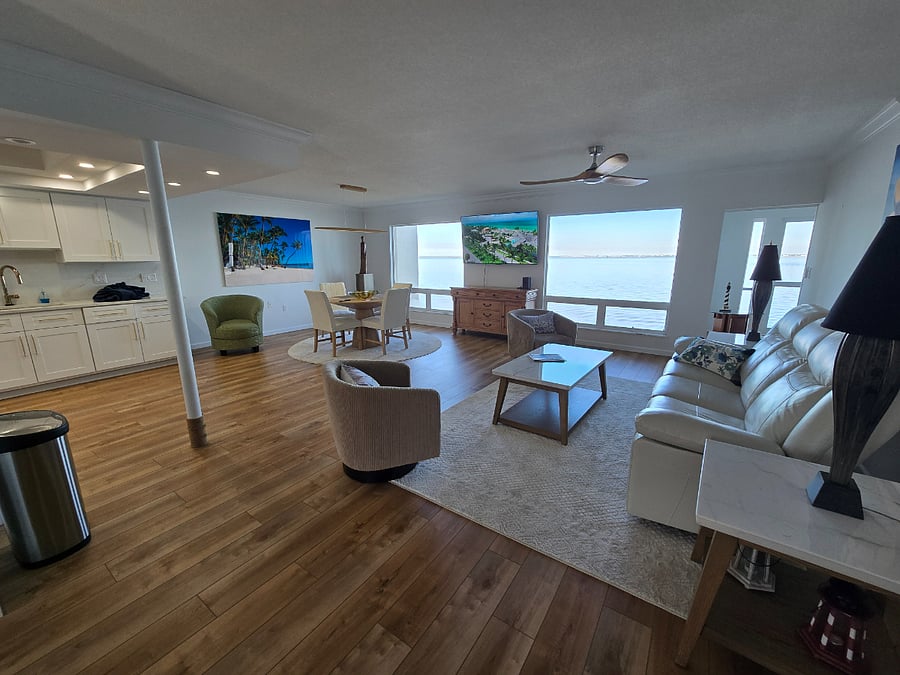 Entrance views to the Charlotte Harbor.