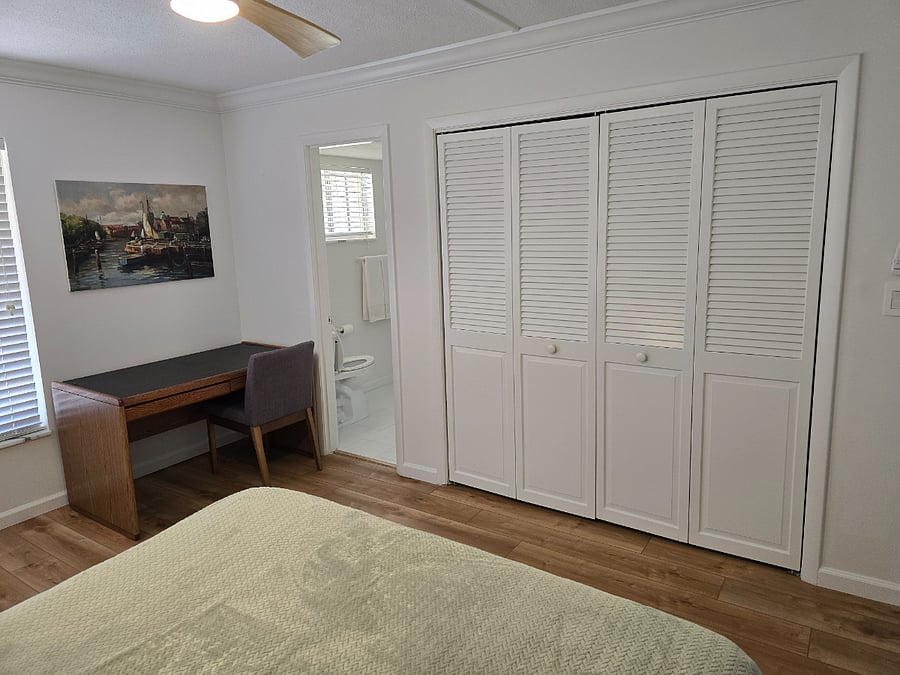 Guest work space and closet.
