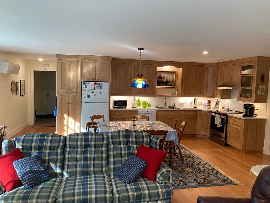 Full kitchen