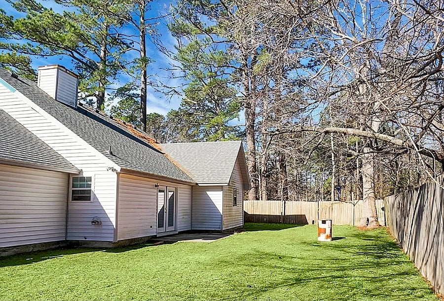 Huge backyard with seating (pictures coming...)
