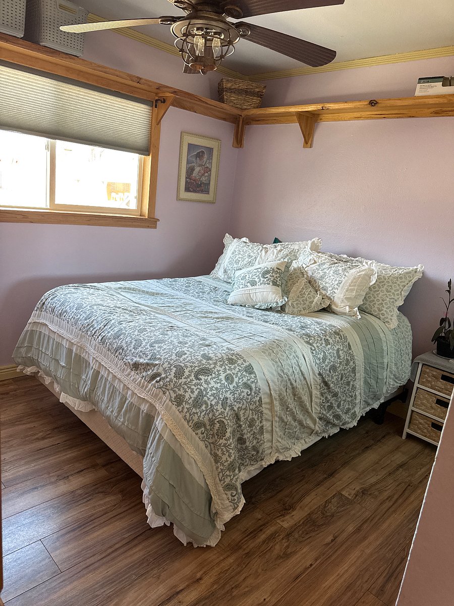 A queen size bed